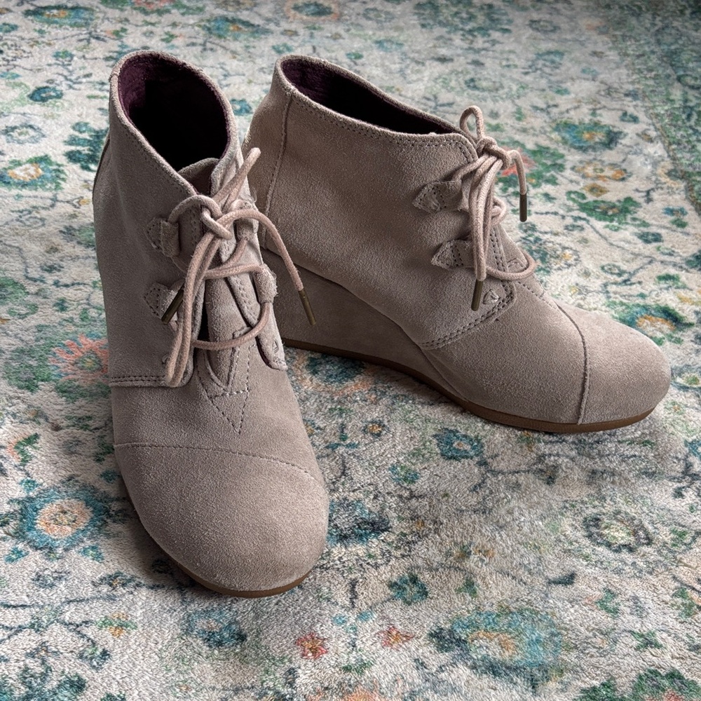 Women's Tom’s Suede Ankle Boots